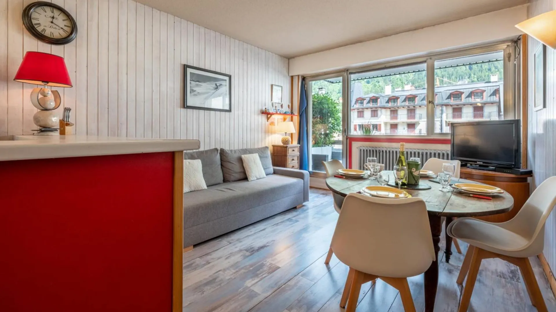 In The Center Of Chamonix With Views Of Mont Blanc Apartamento França